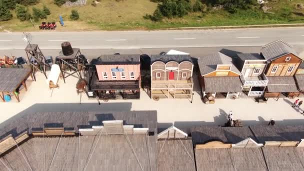 Birdseye Aerial View of El Paso Cowboy Town, Zlatibor Mountain, Serbia — Vídeo de stock