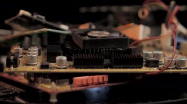 Bilgisayar Parçalarından Elektronik Atık, Donanım Çöpünü Kapatma Dönüşü
