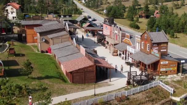 Letecký pohled na El Paso, Divoký západ a Cowboy Village Theme Park na letní den — Stock video