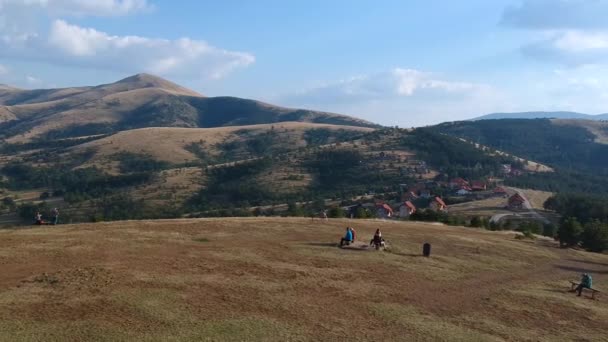 Vue Aérienne Magnifique Montagne De Zlatibor, Serbie. Révélation du monument de l'Obélisque — Video
