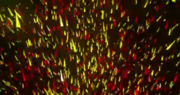 Viele Rote Und Gelbe Funken Fliegen Vor Dunklem Hintergrund Auf — Stockvideo