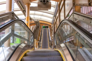 Hong Kong'da Orta-Orta Seviye yürüyen merdiven