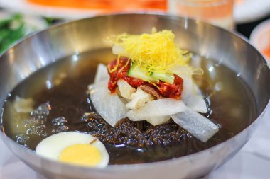 Naengmyeon, Kore soğuk şehriye çorbası