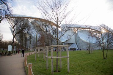 Paris, Fransa - 2 Ocak 2015: Louis Vouitton Vakfı, Paris'te bir müze