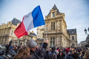 Paris, Fransa - 11 Ocak 2015: Paris'teki Je Suis Charlie gösterisi, terör saldırısının kurbanları ile ilgili