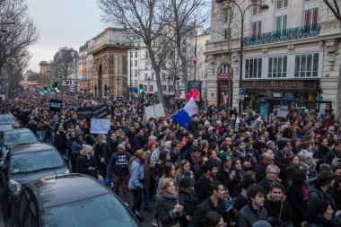 Paris, Fransa - 11 Ocak 2015: Paris'teki Je Suis Charlie gösterisi, terör saldırısının kurbanları ile ilgili
