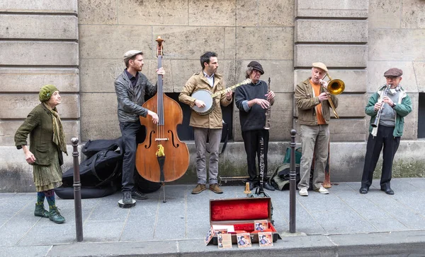 Paris Franciaország Április 2014 Párizsi Utcai Zenészek Előadási Vasárnap Marais — Stock Fotó