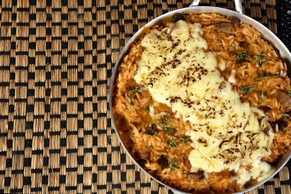 Sosis Risotto, İtalyan risotto İtalyan sosis ve servis