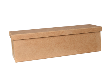 Beyaz arkaplanda kaydırma kapağı olan nesne tutucu için küçük tahta kutu