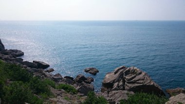 Kırım'da dağlar ve deniz