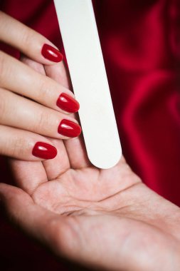 Ana dosyaları kadın çivi bir çivi dosyası ile