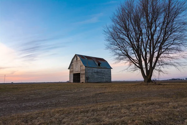 Stará Selská Stodola Jako Slunce Zapadá Ogle County Illinois Usa — Stock fotografie