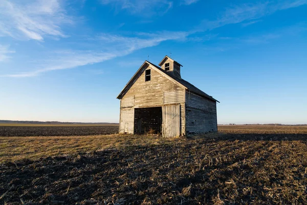 Gammal Weathered Trä Lada Öppet Fält Vinter Eftermiddag Lasalle County — Stockfoto