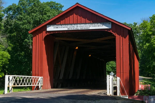 Ponte Coberta Vermelho Mais Antiga Ponte Coberta Illinois Construída 1863 — Fotografia de Stock