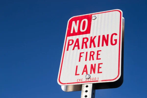 Žádné Parkovací Fire Lane Podepsat — Stock fotografie