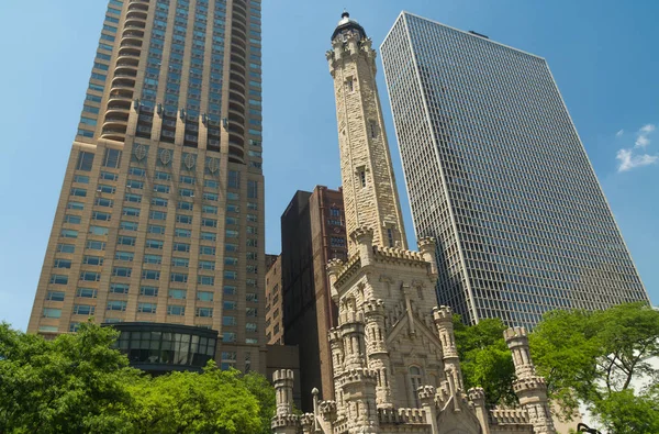 Chicago Avenue Wasserturm Und Pumpwerk Mit Der Innenstadt Hintergrund Chicago — Stockfoto