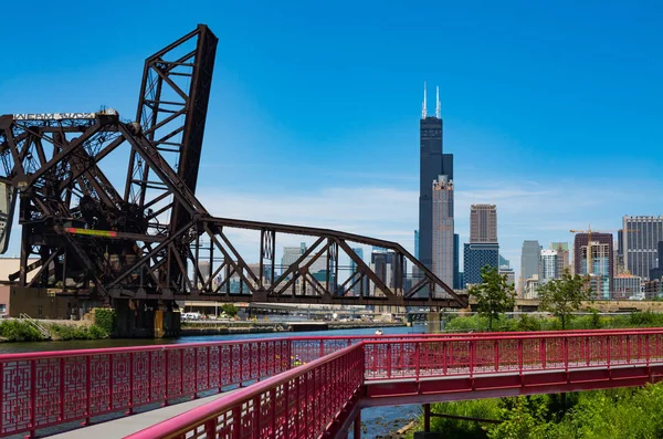 川沿いからの都市の眺め シカゴ イリノイ州 アメリカ合衆国 — ストック写真