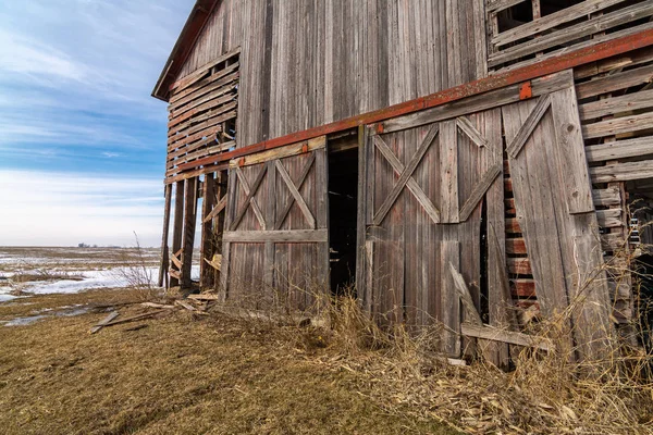 Starý Zvětralý Dveře Stodoly Illinoiském Venkově — Stock fotografie