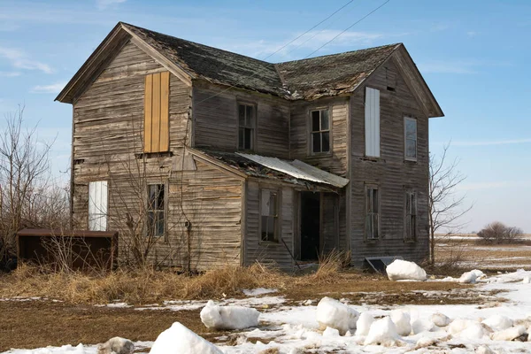 イリノイ州の田舎の放棄された農家 — ストック写真