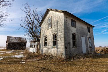 Terk edilmiş çiftlik kırsal Illinois.