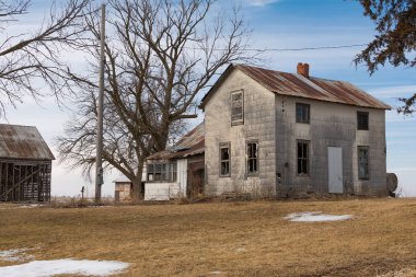 Terk edilmiş çiftlik kırsal Illinois.