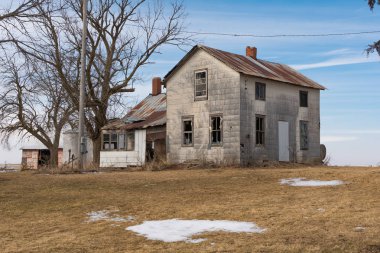 Terk edilmiş çiftlik kırsal Illinois.