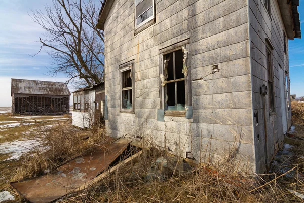 伊利诺伊州农村废弃的农舍 — 图库照片