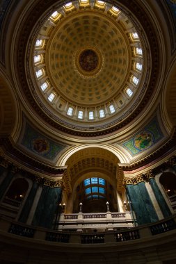 Rotunda giren ışık.