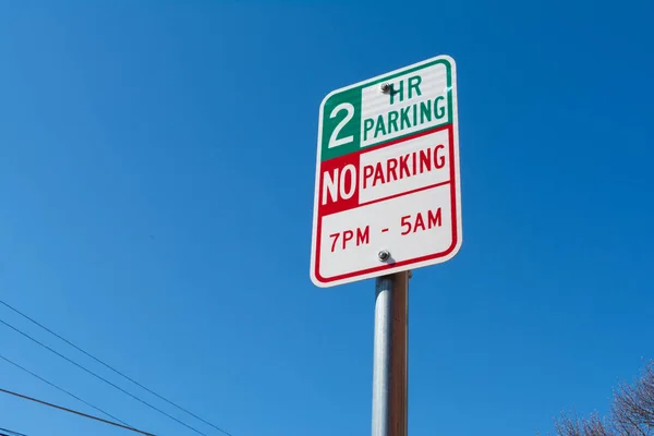 Señal de estacionamiento de 2 horas —  Fotos de Stock