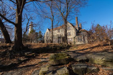 Yol bina ve deniz feneri