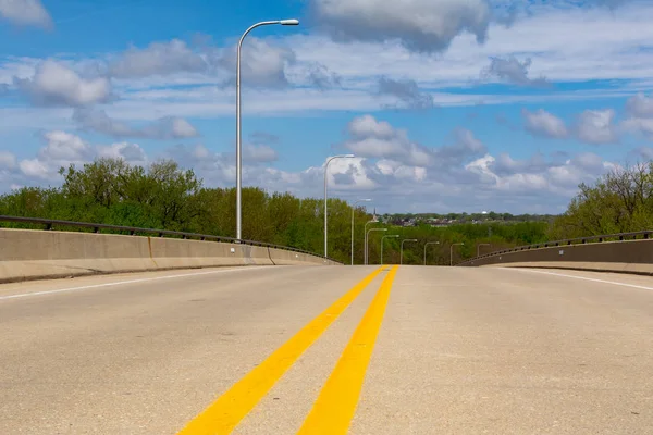 Open road on the bridge — Stock Photo, Image