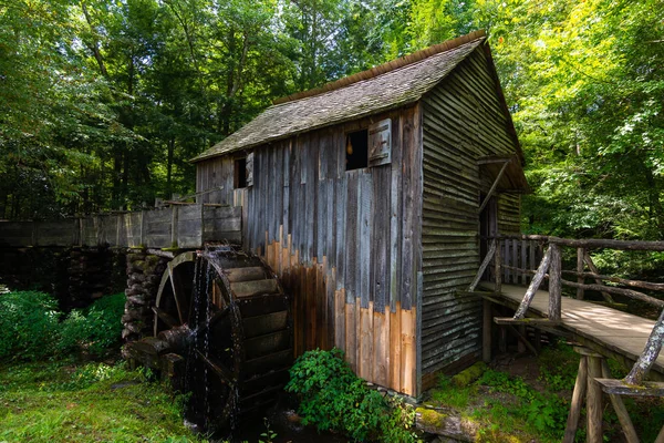 Water wheel and mill — Stock Photo, Image