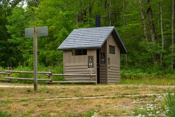 Een Toilet Het Staatspark Huron Manistee National Forest Michigan Verenigde — Stockfoto