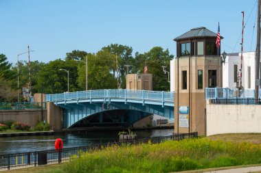 Güzel bir yaz sabahında Michigan Köprüsü. Michigan City, Indiana, ABD