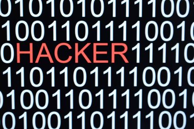 İkili kod numarası arkaplanı ve HACKER sözcüğünün kırmızı rengi  