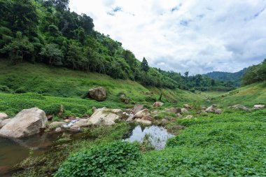 Nakhon Nayok, Tayland 'daki dağların derinliklerinde