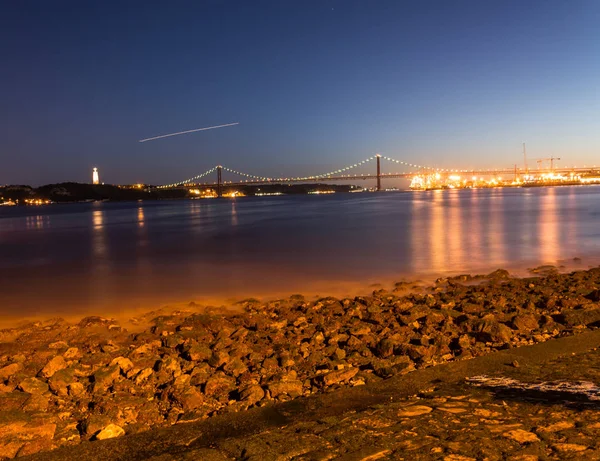 Gece Lizbon su yüzeyi, Portekiz