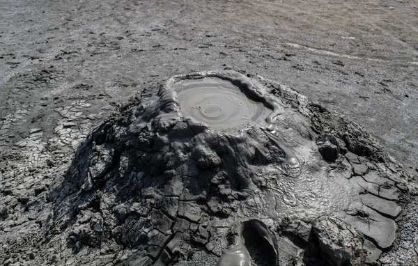 Çamur Yanardağı köpürme krateri. Gobustan milli parkında çamur Yanardağı patladı, Azerbaycan