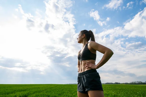 Chica Atleta Hace Calentamiento Aire Libre Ejercicios Para Los Músculos — Foto de Stock