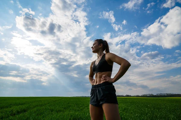 Chica Atleta Hace Calentamiento Aire Libre Ejercicios Para Los Músculos — Foto de Stock