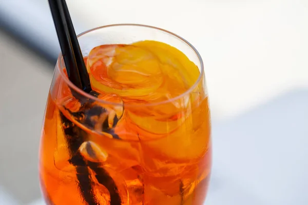 Rafraîchissant Léger Délicieux Cocktail Apéro Été Avec Glace Orange Dans — Photo