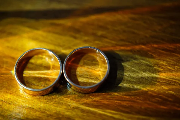 Anillos Boda Oro Para Recién Casados Día Boda —  Fotos de Stock