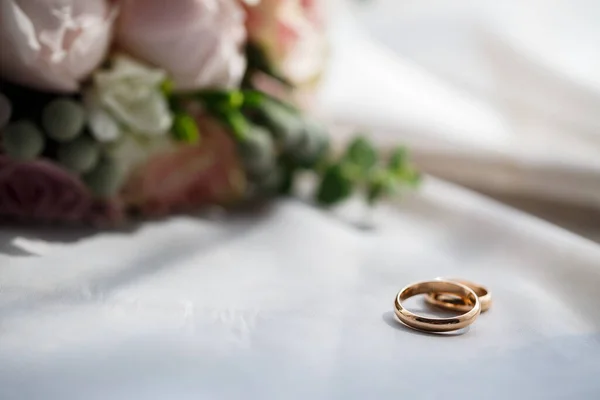 Anillos Boda Oro Para Recién Casados Día Boda — Foto de Stock