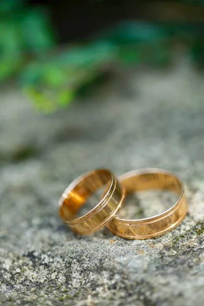 Goldene Trauringe Für Brautpaare Hochzeitstag — Stockfoto