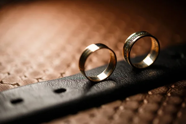 Goldene Trauringe Für Brautpaare Hochzeitstag — Stockfoto