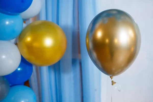Bunte Luftballons Für Einen Fröhlichen Urlaub — Stockfoto