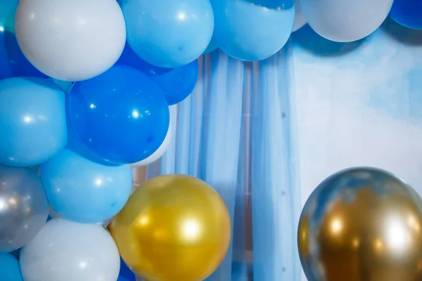 Wielobarwne Balony Wesołe Wakacje — Zdjęcie stockowe