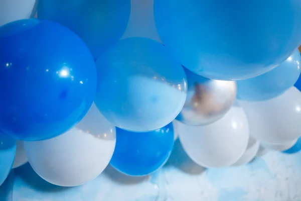Wielobarwne Balony Wesołe Wakacje — Zdjęcie stockowe