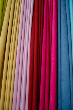 Pencere perdesi, geniş perde kumaş seçimi, tekstil mağazası.