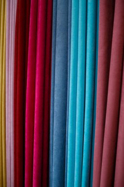 Pencere perdesi, geniş perde kumaş seçimi, tekstil mağazası.